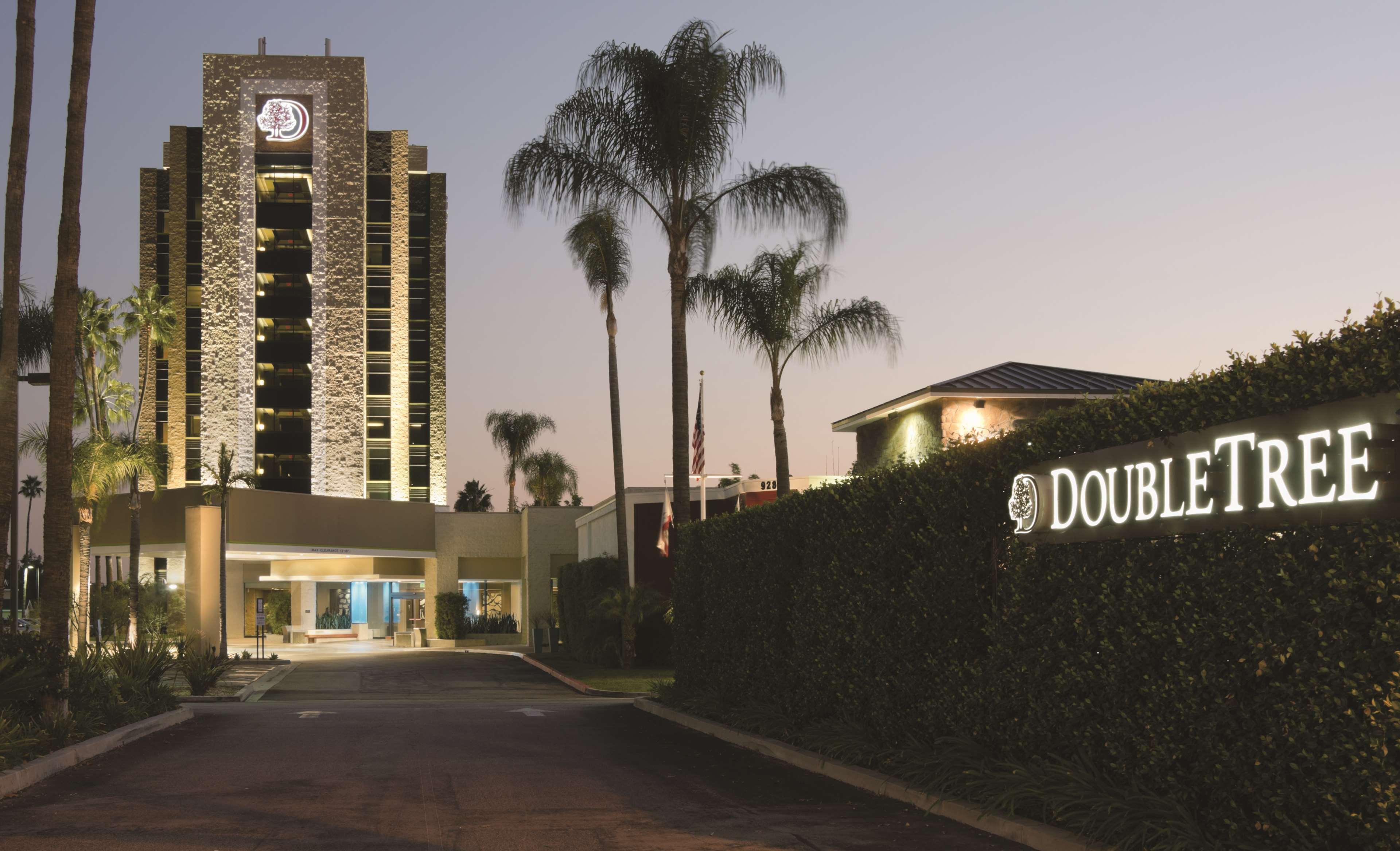 Отель Doubletree By Hilton Monrovia - Pasadena Area Экстерьер фото